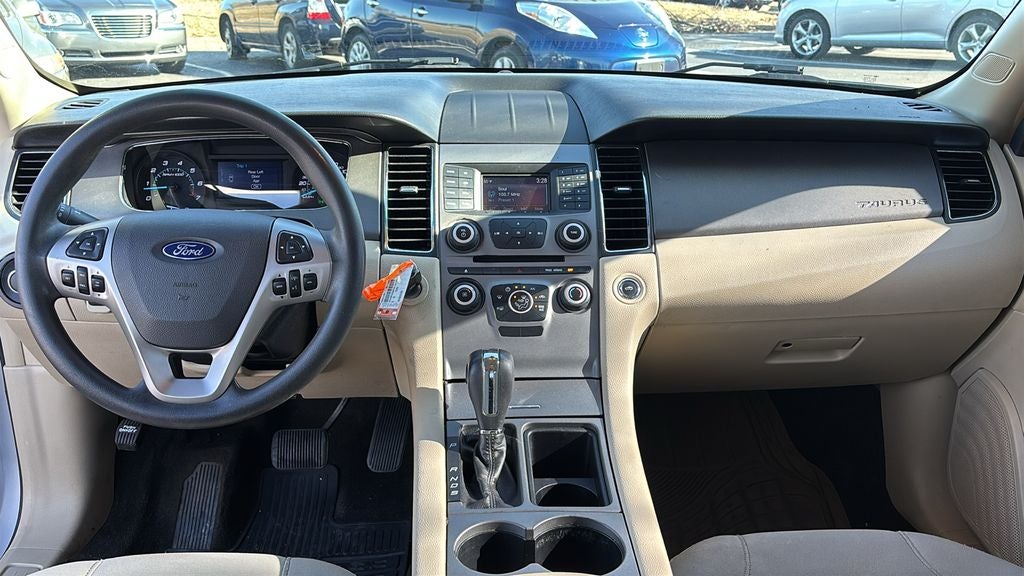2015 Ford Taurus SE