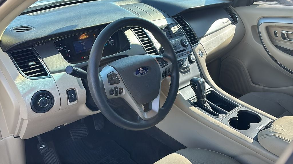 2015 Ford Taurus SE
