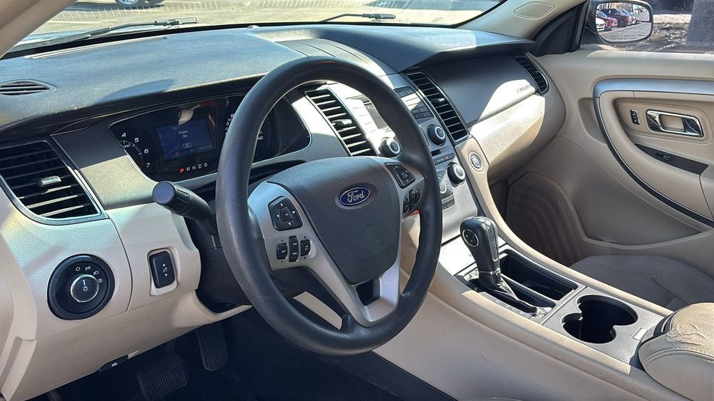 2015 Ford Taurus SE