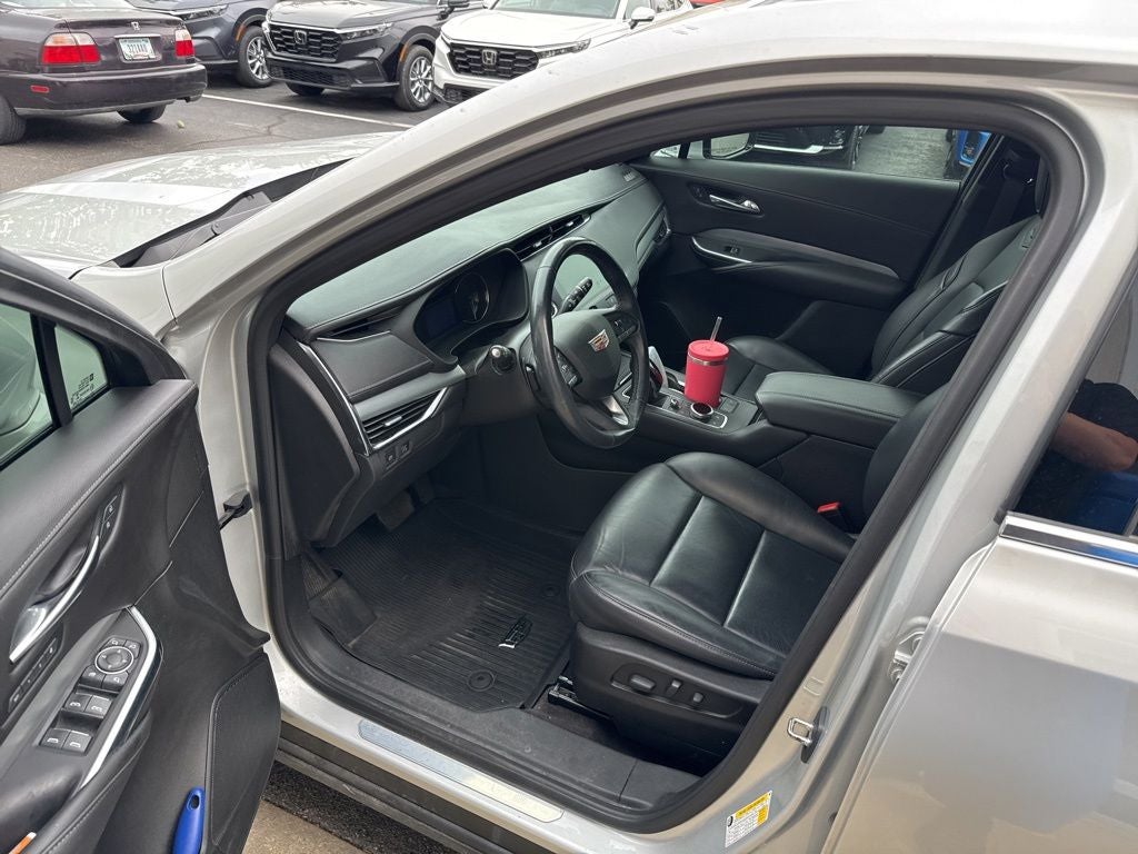 2021 Cadillac XT4 Premium Luxury