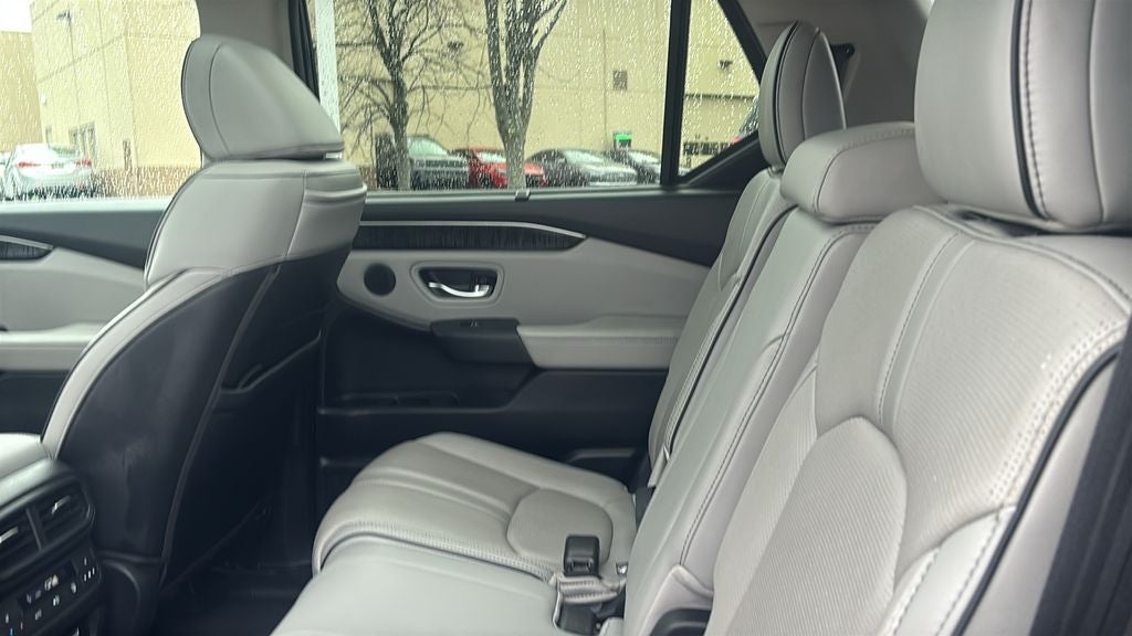 2023 Honda Pilot Elite