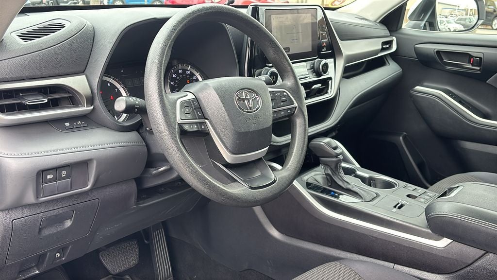 2023 Toyota Highlander L