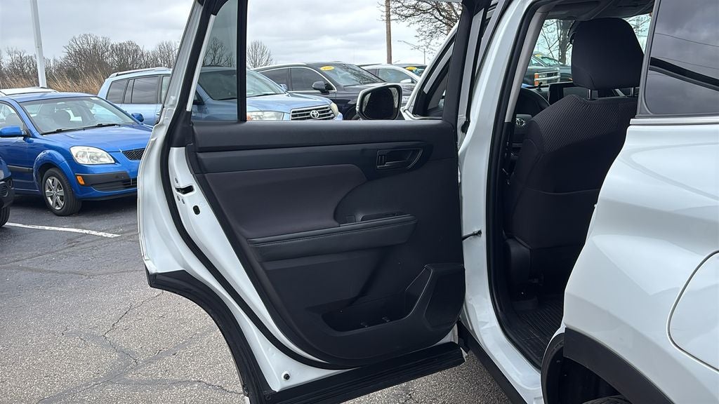 2023 Toyota Highlander L