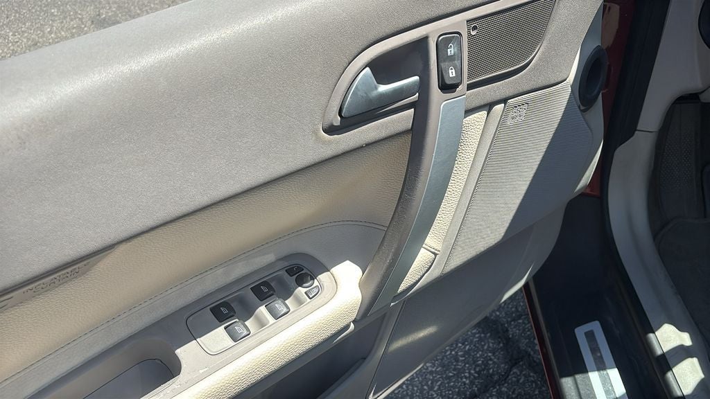 2011 Volvo C70 T5