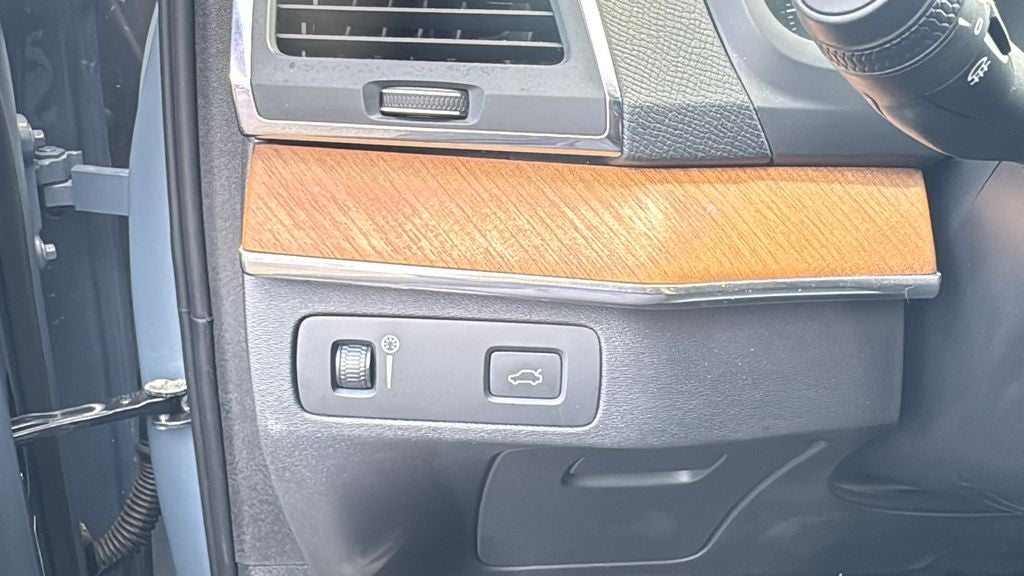 2021 Volvo XC90 T6 Momentum