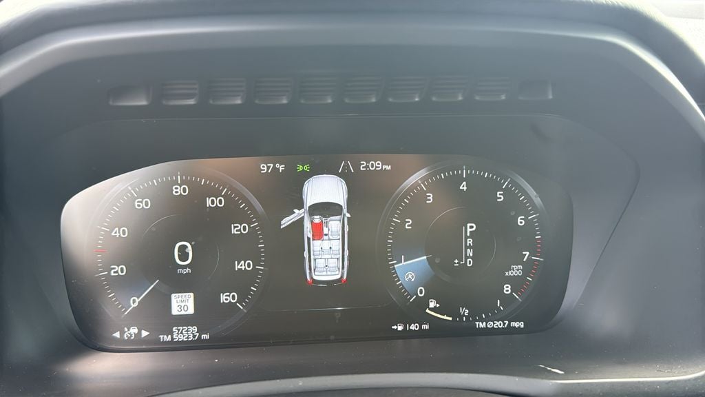 2021 Volvo XC90 T6 Momentum