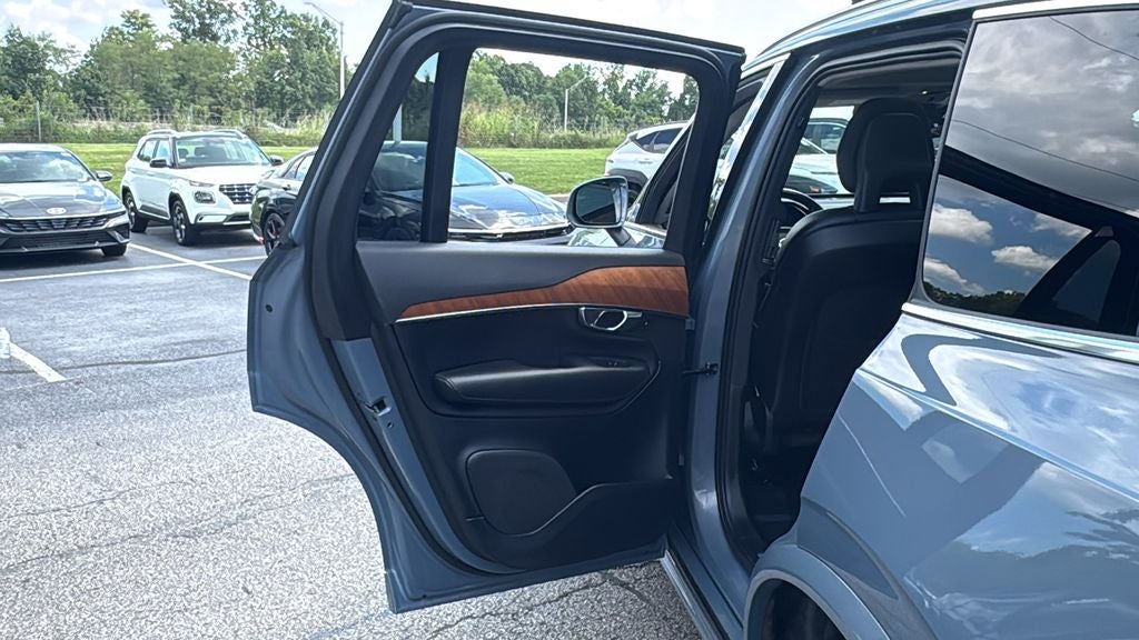 2021 Volvo XC90 T6 Momentum