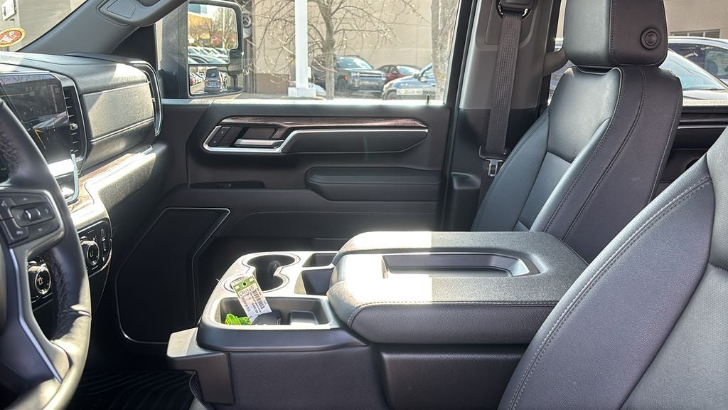 2025 Chevrolet Silverado 3500HD LTZ