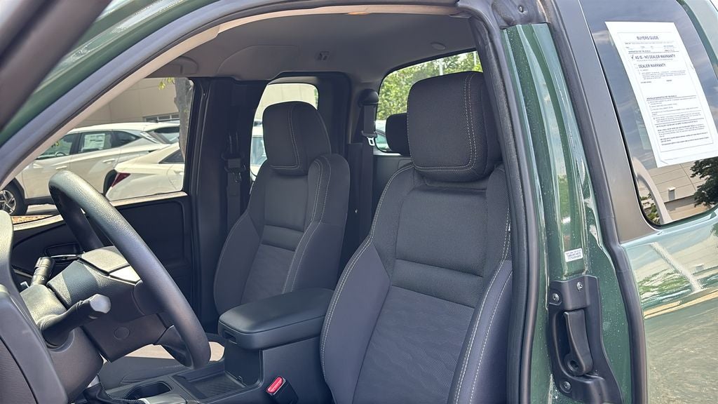 2022 Nissan Frontier SV