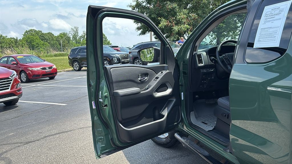 2022 Nissan Frontier SV