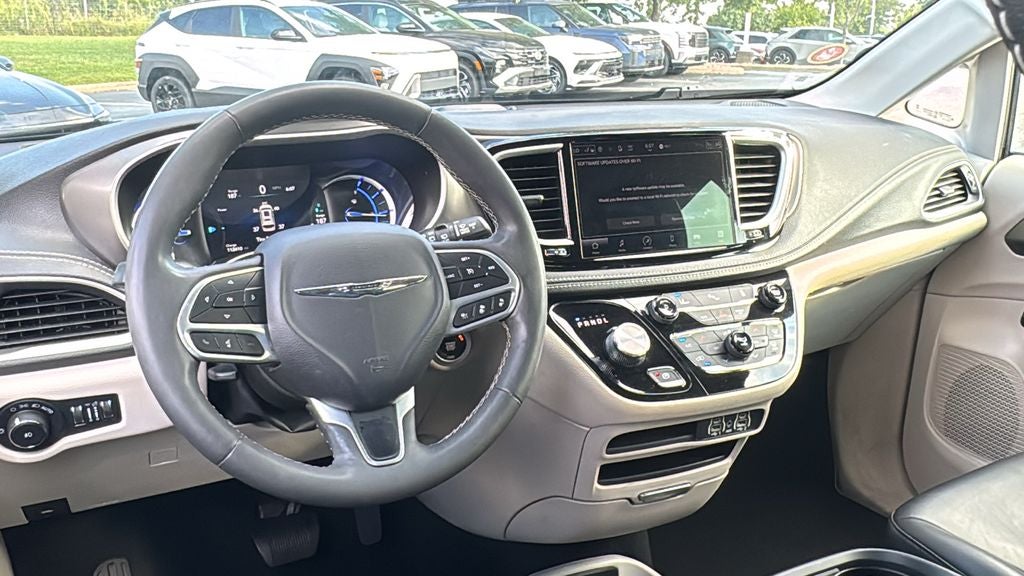 2023 Chrysler Pacifica Hybrid Touring L
