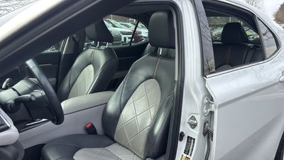 2018 Toyota Camry Hybrid XLE