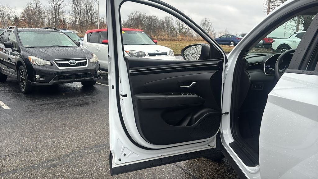 2022 Hyundai TUCSON SE