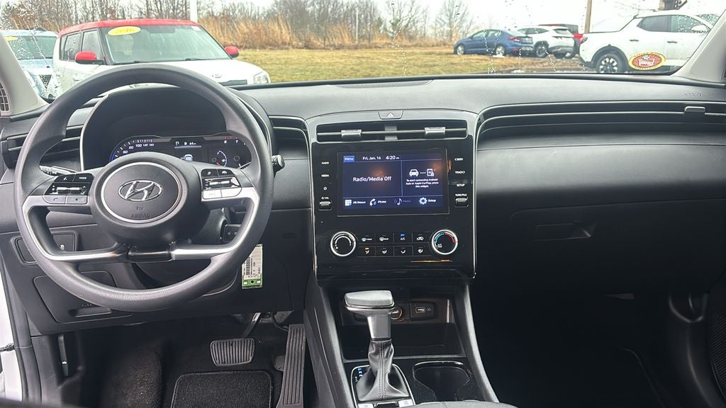 2022 Hyundai TUCSON SE