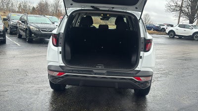 2022 Hyundai TUCSON SE