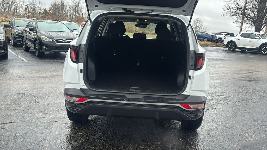 2022 Hyundai TUCSON SE