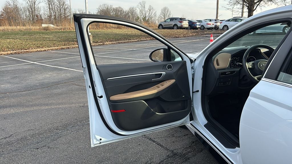 2021 Hyundai SONATA Limited