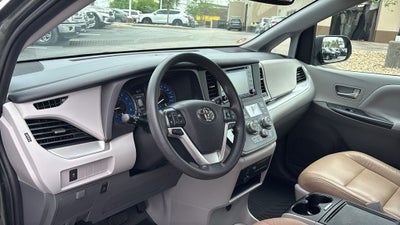 2020 Toyota Sienna LE 8 Passenger