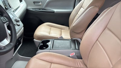 2020 Toyota Sienna LE 8 Passenger