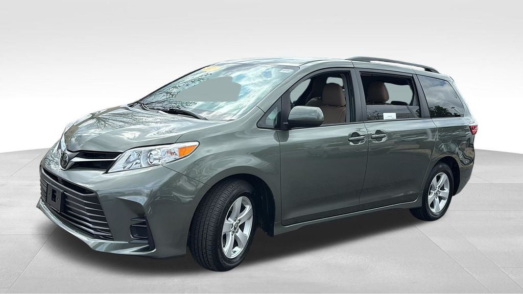2020 Toyota Sienna LE 8 Passenger