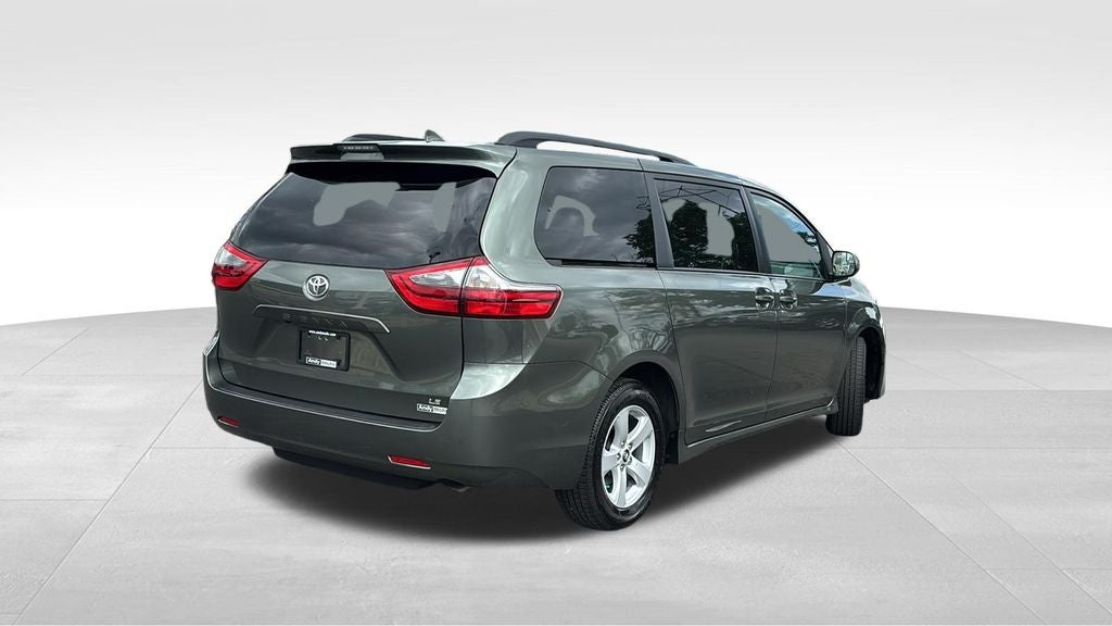 2020 Toyota Sienna LE 8 Passenger