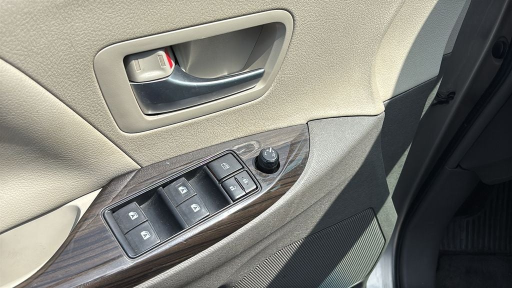 2017 Toyota Sienna XLE 8 Passenger