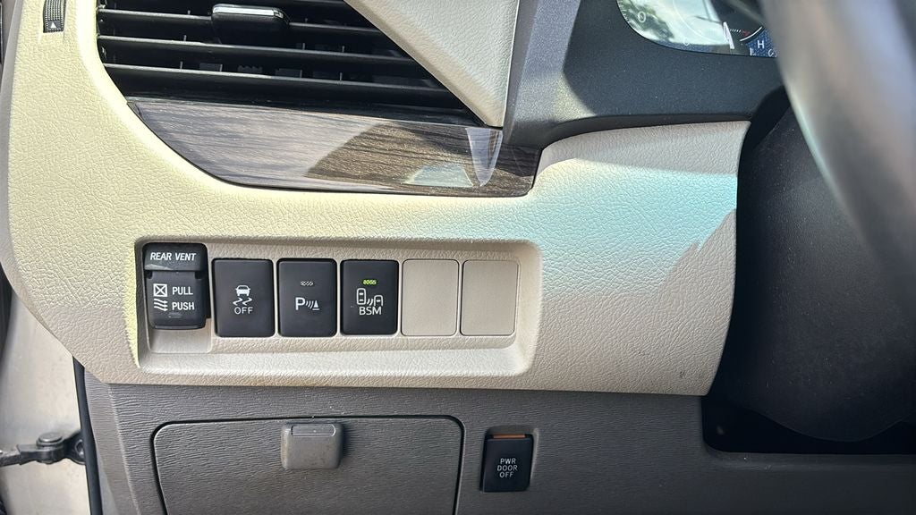 2017 Toyota Sienna XLE 8 Passenger