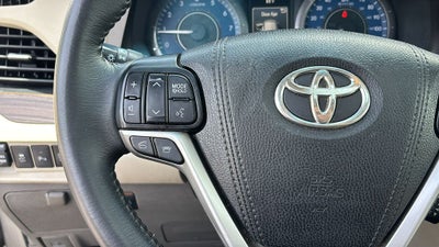 2017 Toyota Sienna XLE 8 Passenger