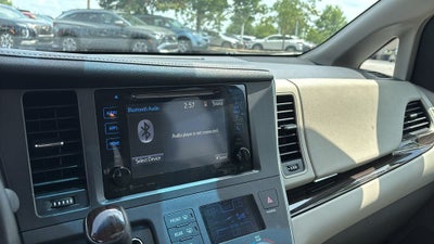 2017 Toyota Sienna XLE 8 Passenger