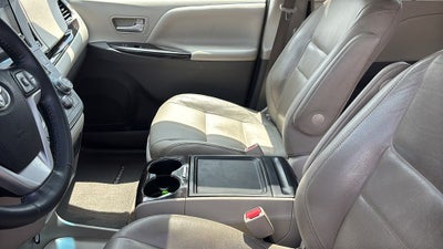 2017 Toyota Sienna XLE 8 Passenger