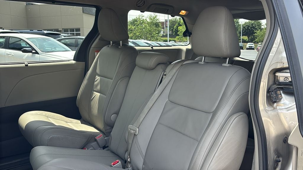 2017 Toyota Sienna XLE 8 Passenger