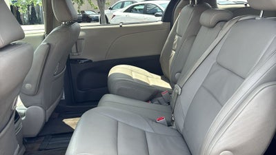 2017 Toyota Sienna XLE 8 Passenger