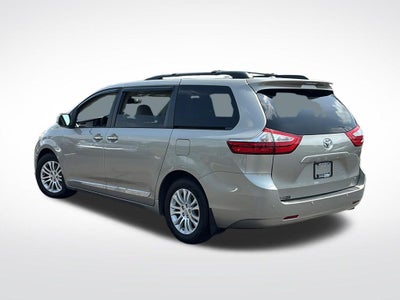 2017 Toyota Sienna XLE 8 Passenger