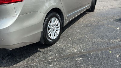 2017 Toyota Sienna XLE 8 Passenger