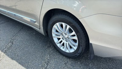 2017 Toyota Sienna XLE 8 Passenger