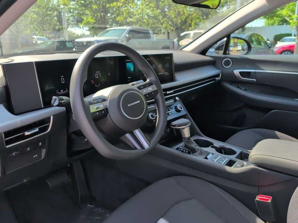 2025 Hyundai SONATA SE