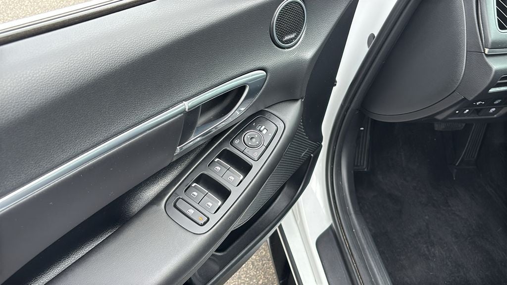 2023 Hyundai SONATA HYBRID SEL