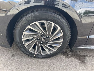 2026 Hyundai SONATA HYBRID SEL
