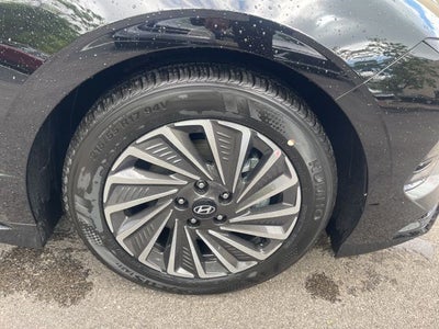 2026 Hyundai SONATA HYBRID SEL