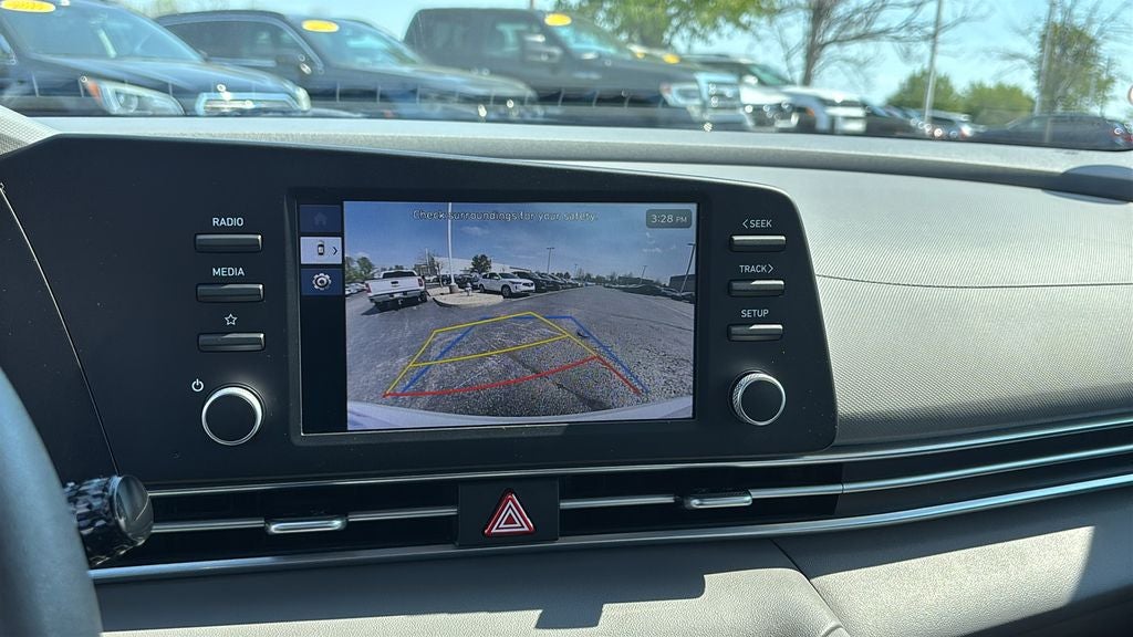 2024 Hyundai ELANTRA SE