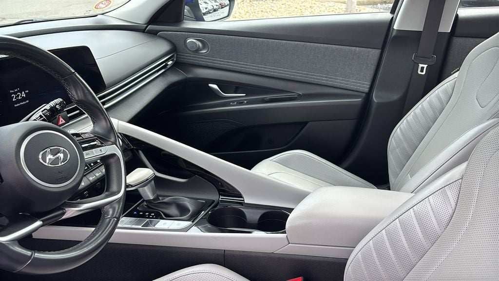 2023 Hyundai ELANTRA Limited