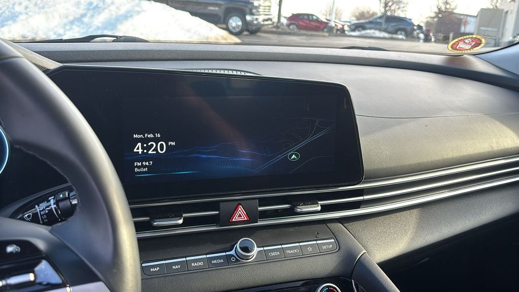 2025 Hyundai ELANTRA Limited