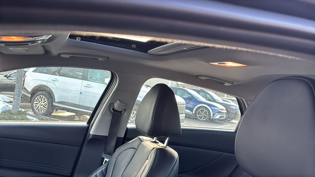 2025 Hyundai ELANTRA Limited