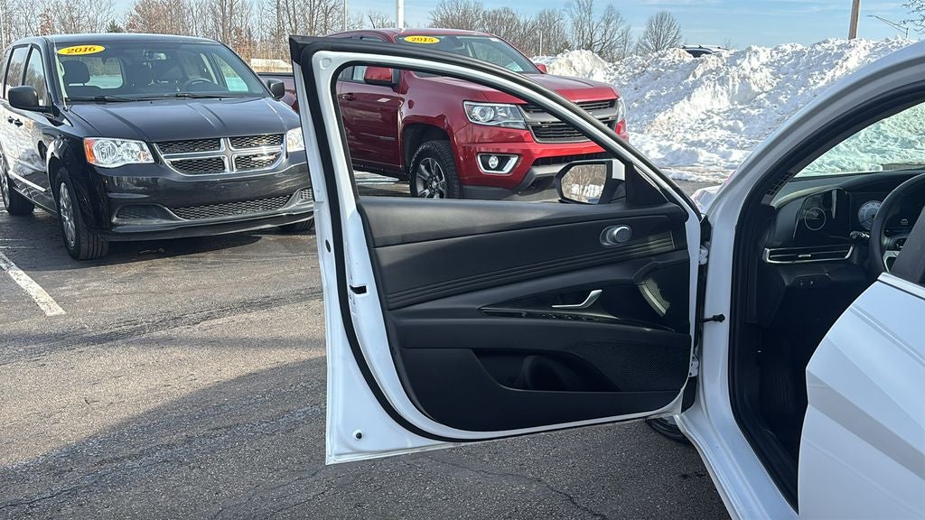 2025 Hyundai ELANTRA SEL Convenience