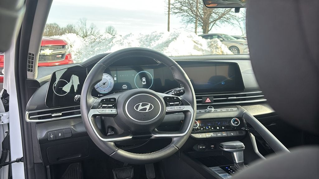 2025 Hyundai ELANTRA SEL Convenience