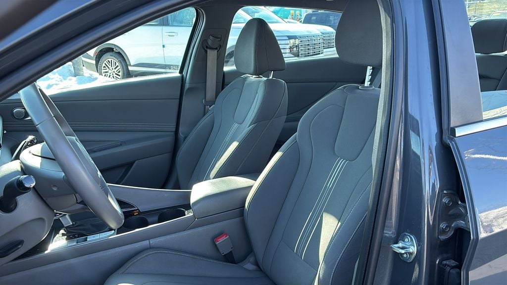2025 Hyundai ELANTRA SEL Convenience