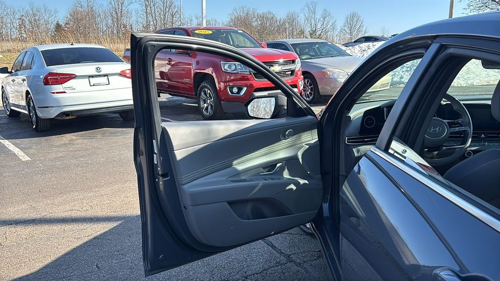 2025 Hyundai ELANTRA SEL Convenience