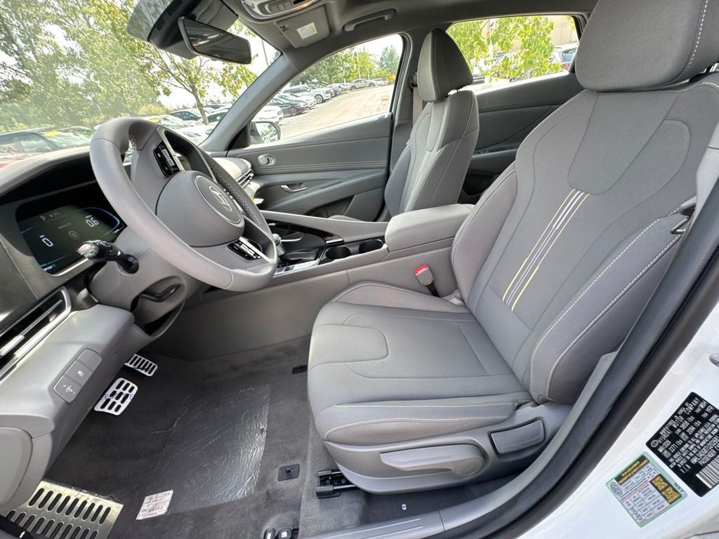 2026 Hyundai Elantra SEL - Photo 13