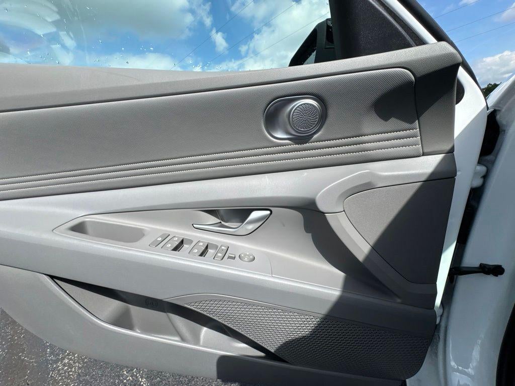 2026 Hyundai Elantra SEL - Photo 40
