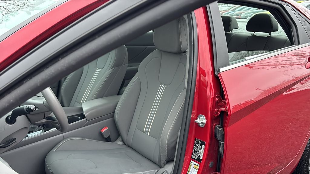 2025 Hyundai ELANTRA SEL Convenience